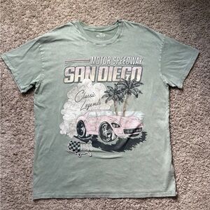HOLLISTER Women’s Large Shirt Motor Speedway San Diego Light Green